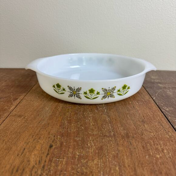 Fire‎ King GREEN MEADOW FLOWERS 9 inch Pie Baking Dish 429 Anchor Hocking - Picture 1 of 7